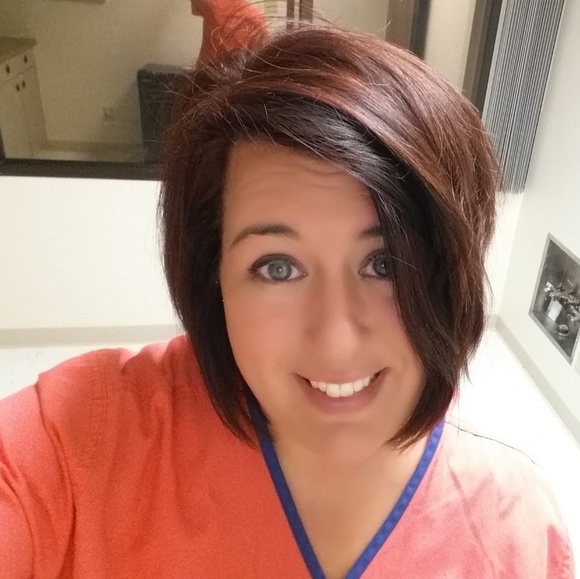 Meet your Posher, Sara - Picture 3 of 4